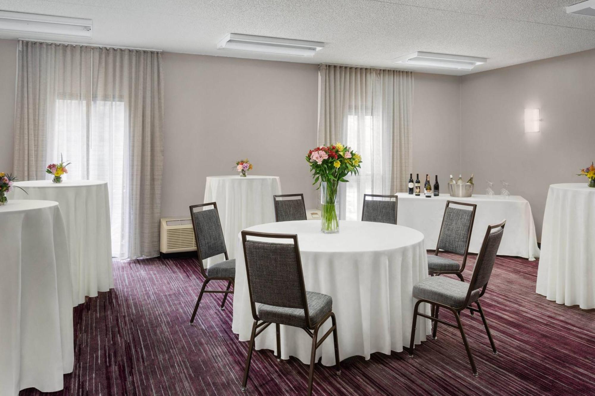 Courtyard Philadelphia Valley Forge / King Of Prussia Hotel 3*